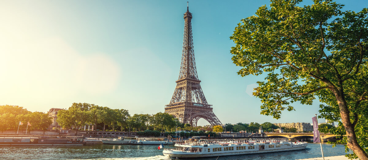 Maut in Frankreich - Eiffelturm an der Seine Maut in Frankreich - Eiffelturm an der Seine